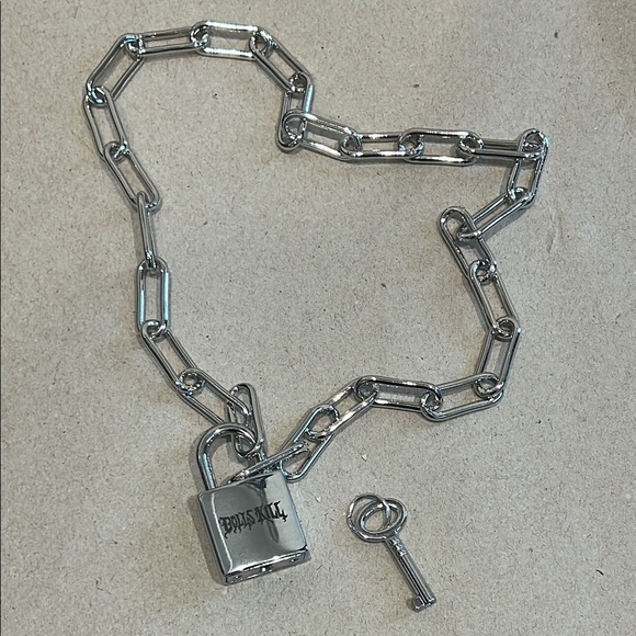 Dolls Kill Brand New Silver Padlock & key link chain Necklace - Picture 3 of 4